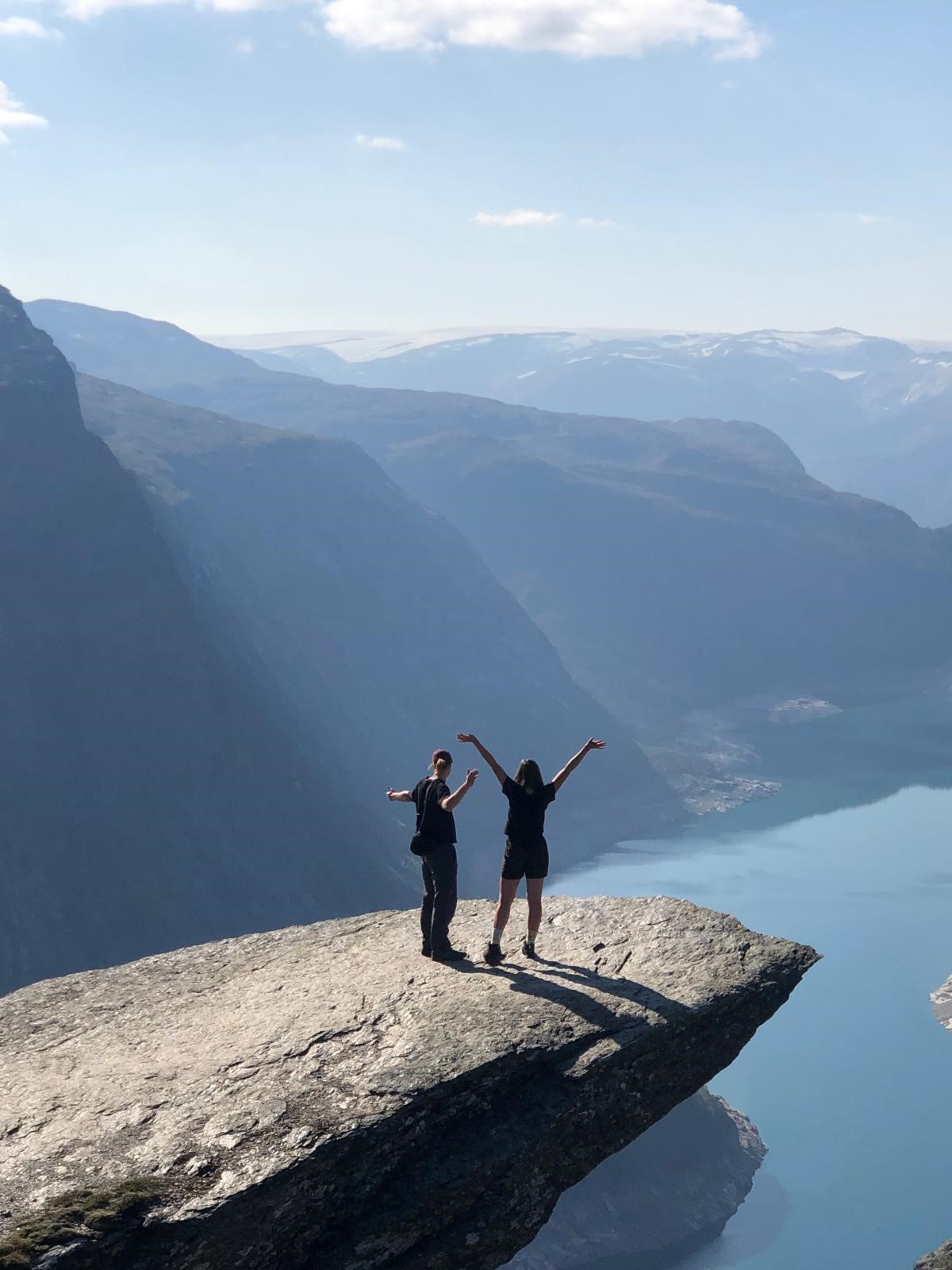 Jakub og Anna p&aring; Trolltunga.jpg