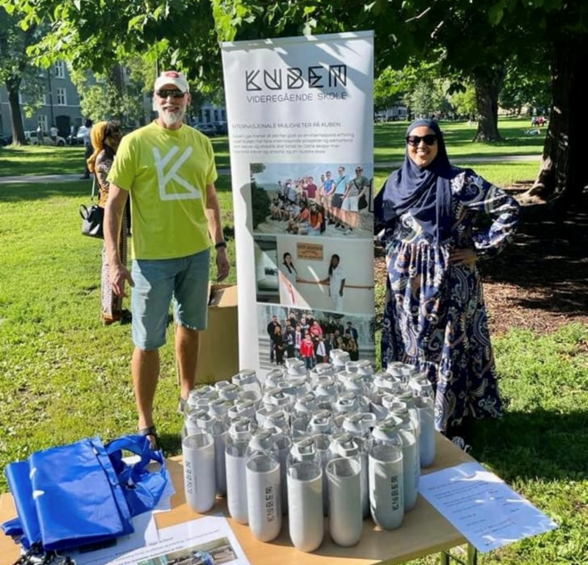 2 Gambiadag i parken.png