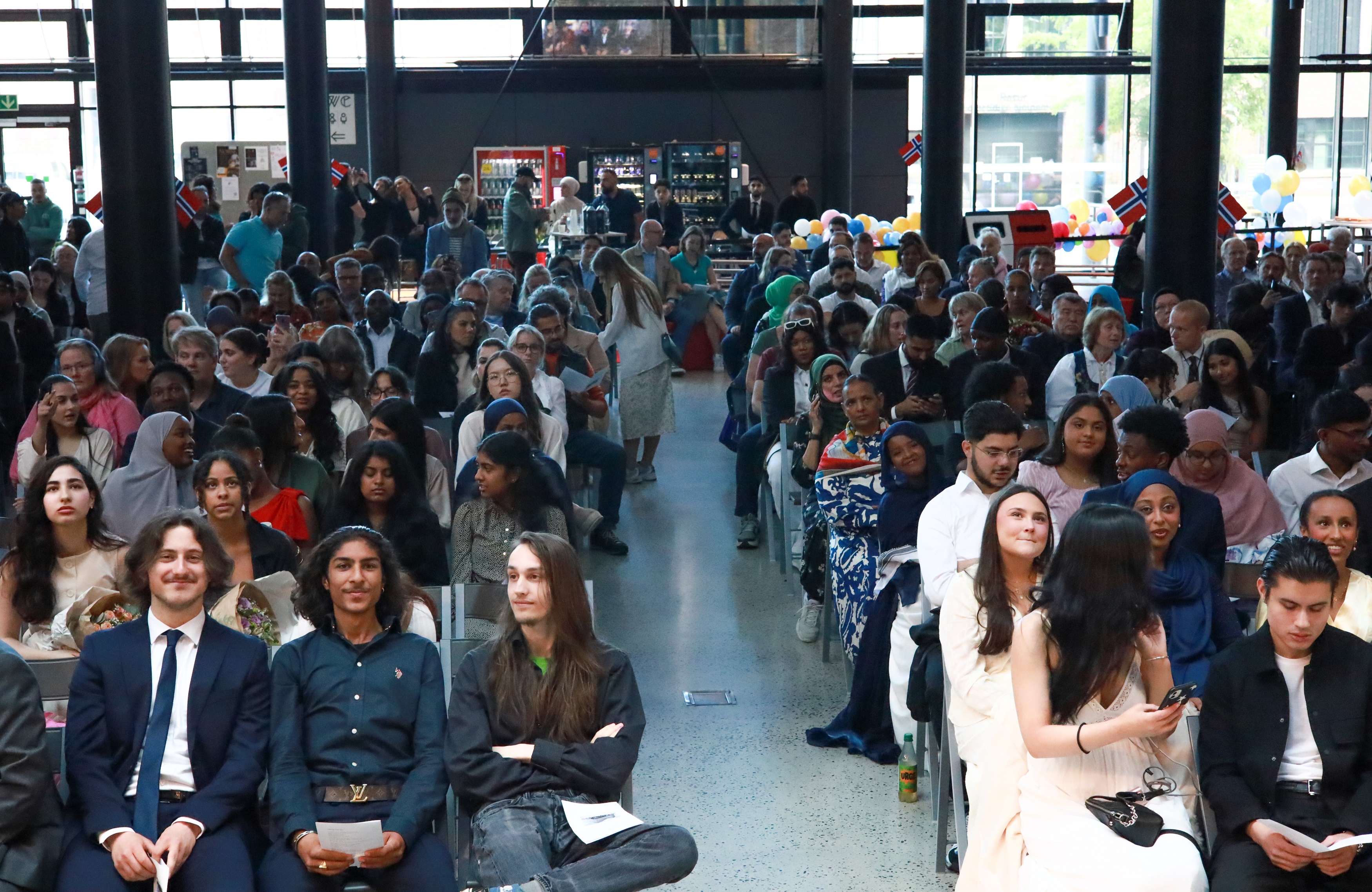 Avslutning publikum.jpg