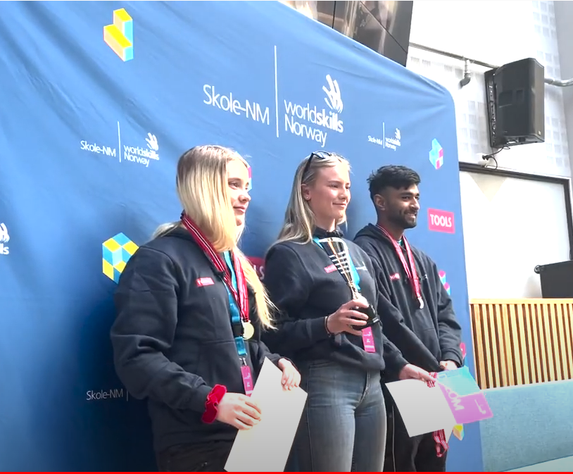 Premieutdeling skade lakk med Adbulla Iqbal 2.PNG