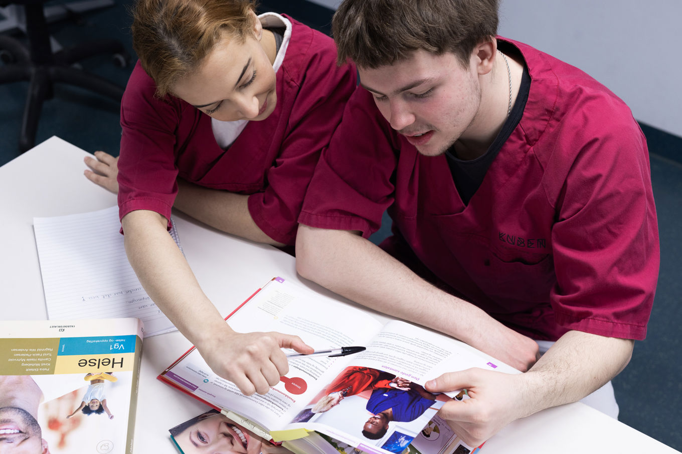 HO-elever i samarbeid