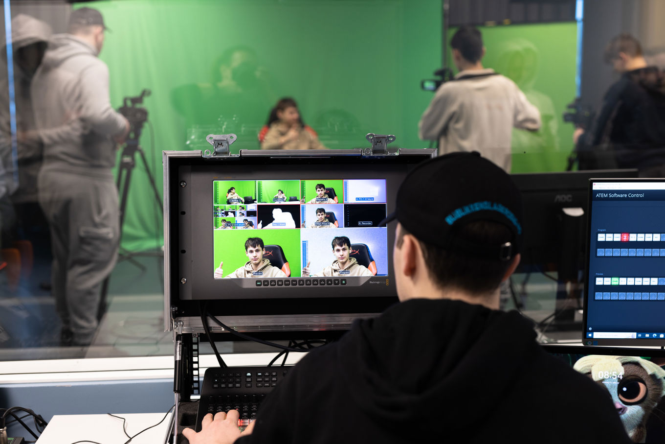 en elev i redigeringsstudio