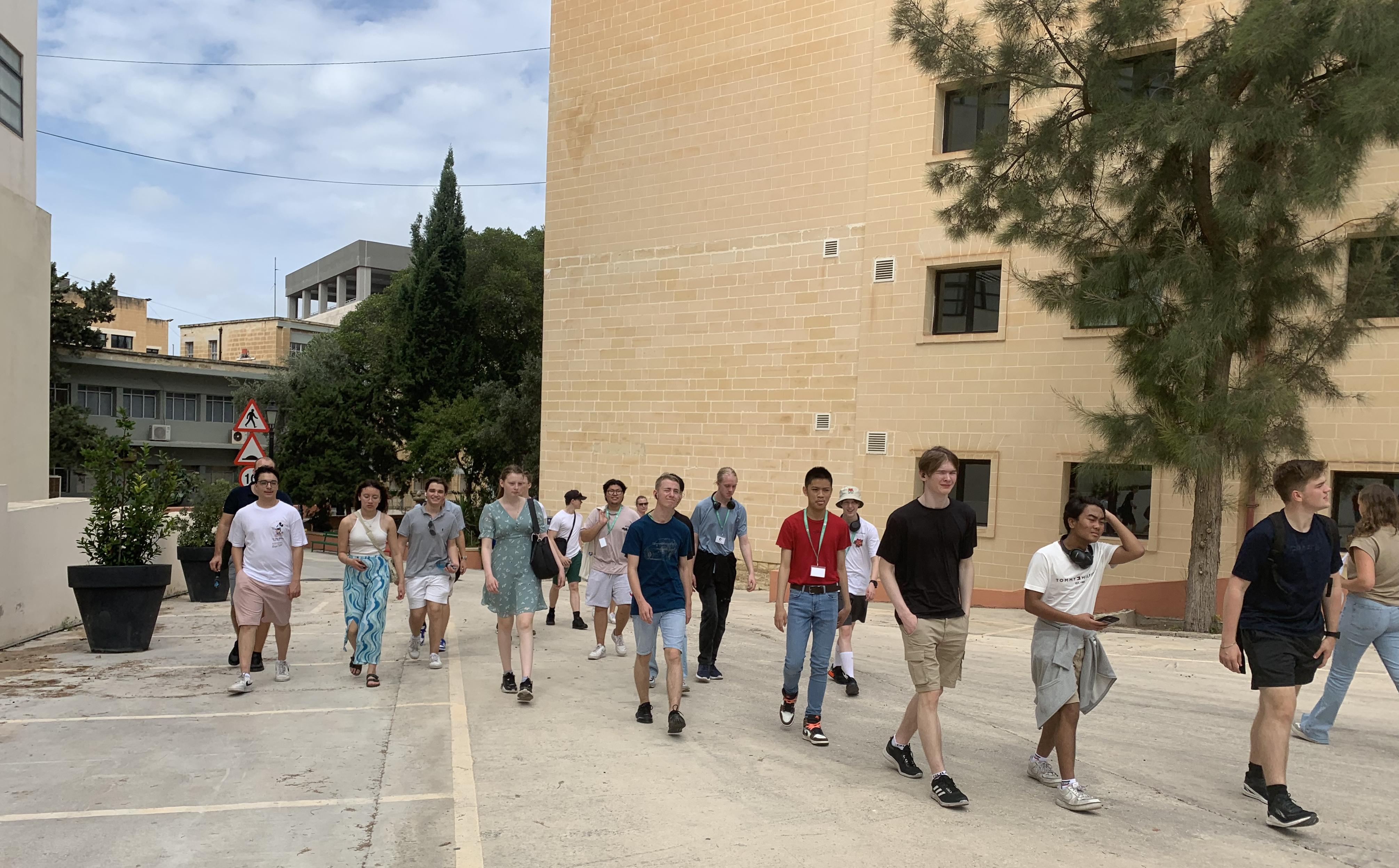 2DEB 2022-23 ankommer MCAST