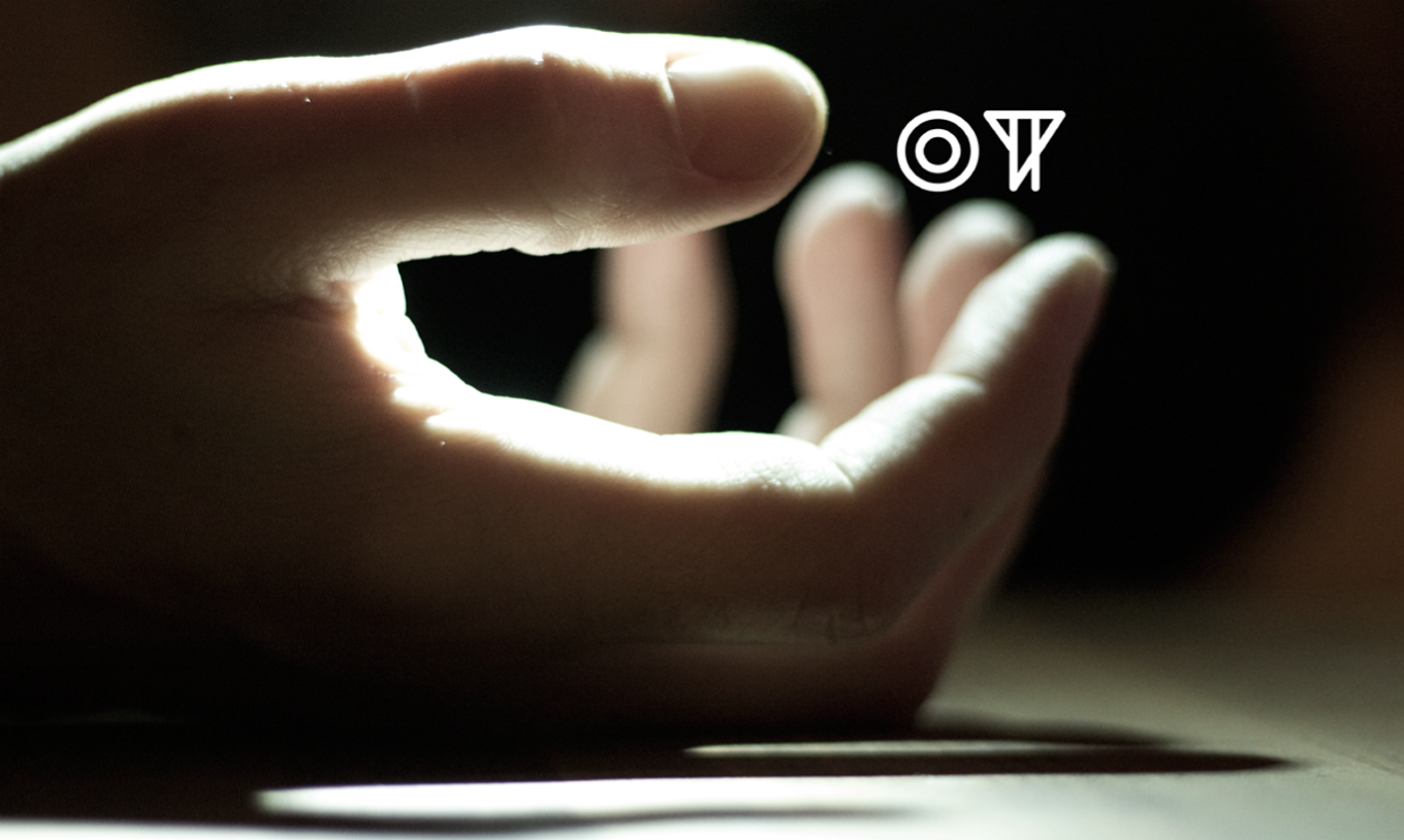 Foto: Creuna Hånd med OT-lys