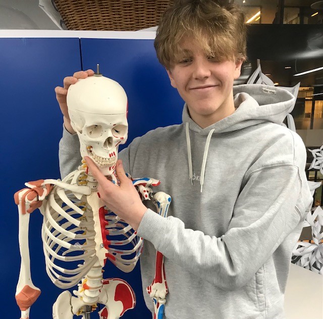Victor og skjelettet Victor og skjelettet