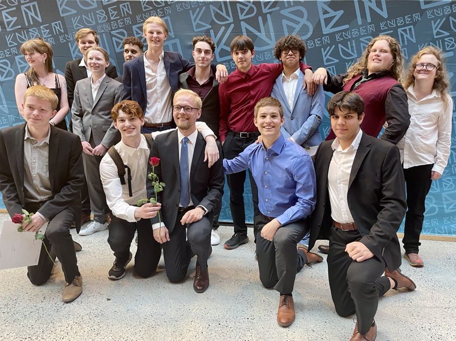 Foto: 3ELR med kontaktlærer Sindre 3ELR med kontaktlærer Sindre