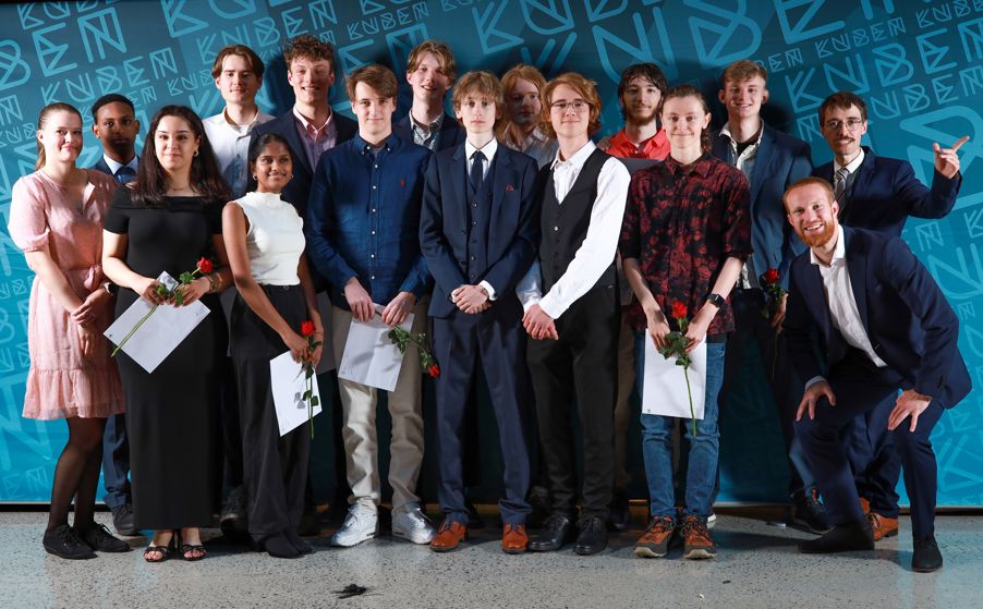 Foto: 3STT med lærere Linn Mari, Erik Emil og Andreas 3STT