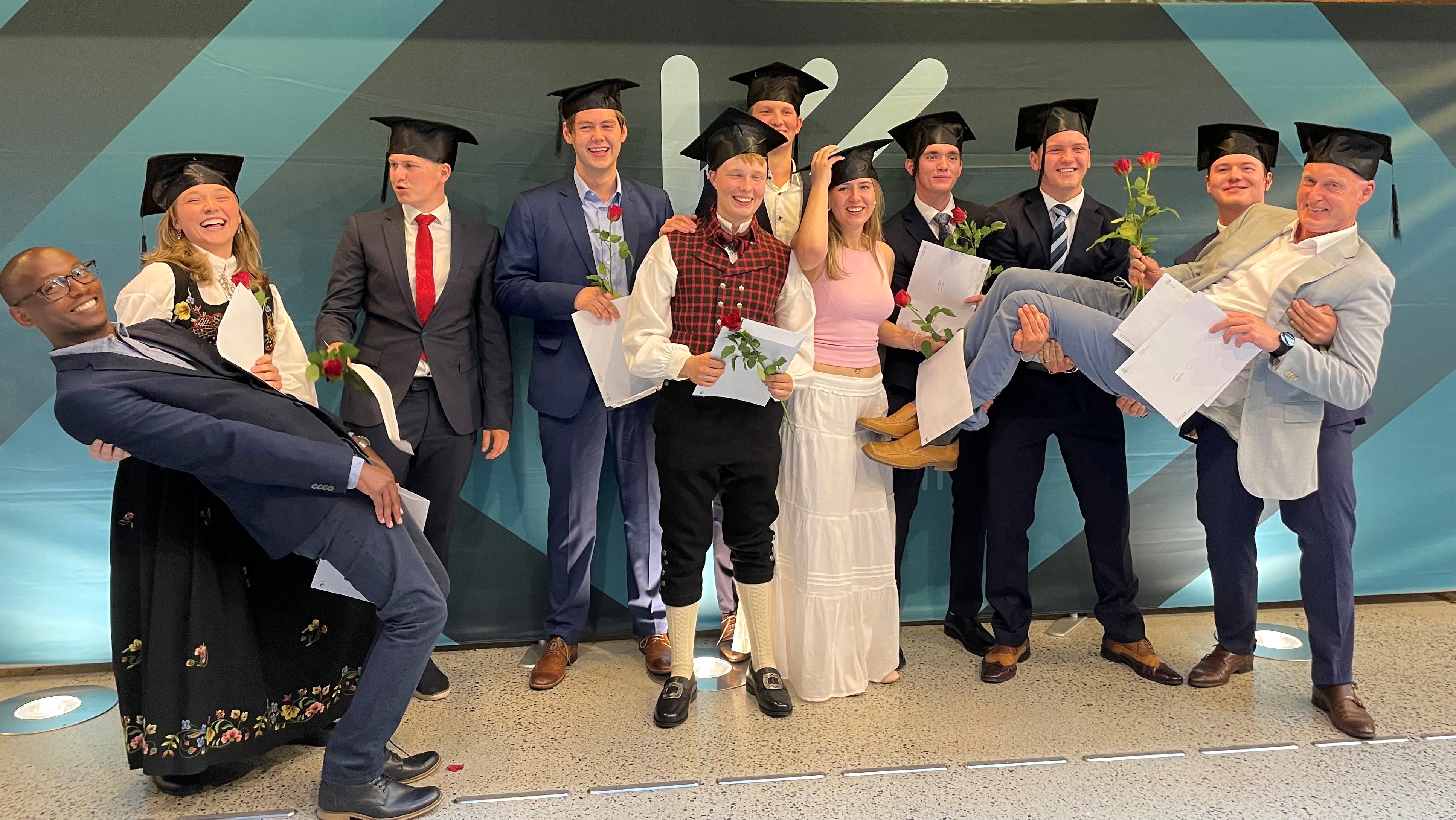 Vg4 BYSK med kontaktlærer Felix og norsklærer Olav