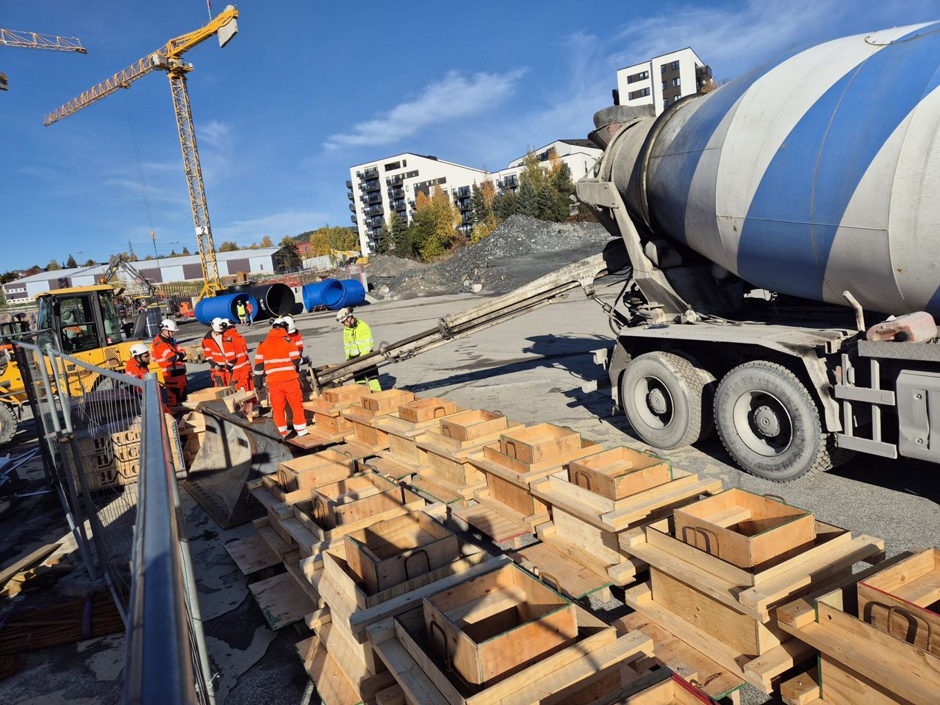 Foto: Elever i propsjektet Skole på byggeplass Elever i propsjektet Skole på byggeplass