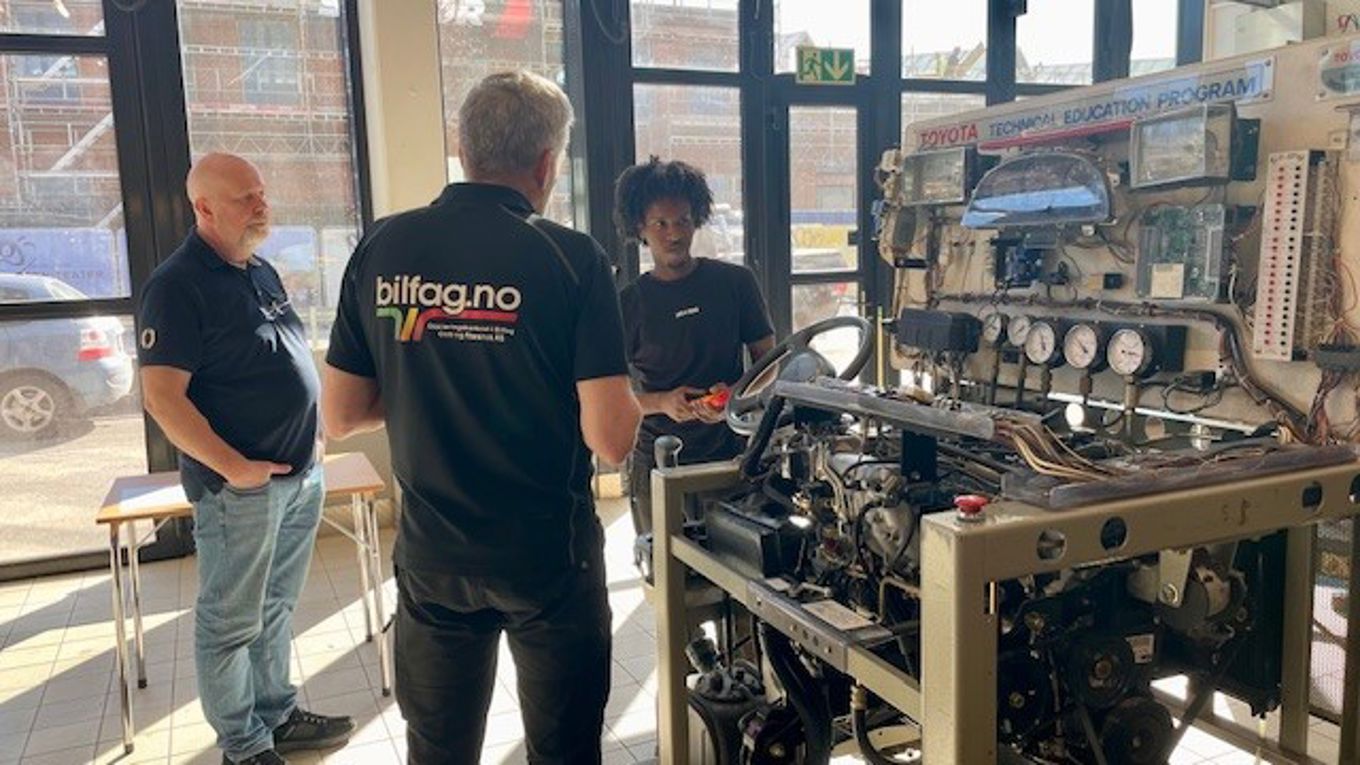 Foto: Kuben Elev Salman med dommere fra bransjen