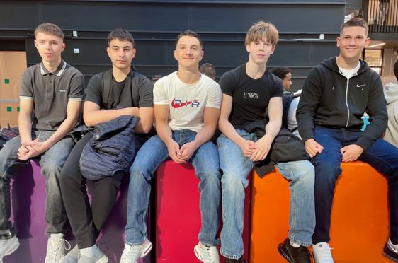 Nye elever på Vg1 elektro; Nikolai, Darin, Miron, Denisas og Danilo